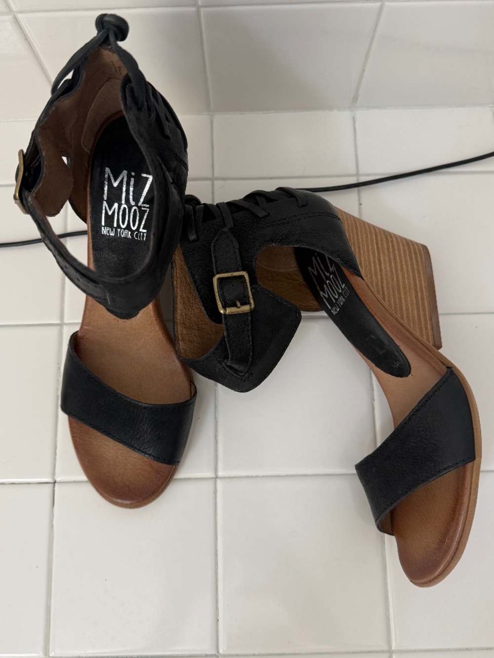 Miz Mooz New York City Black Leather Wedge with 3 1/4 inch Heel Size 40 Like New